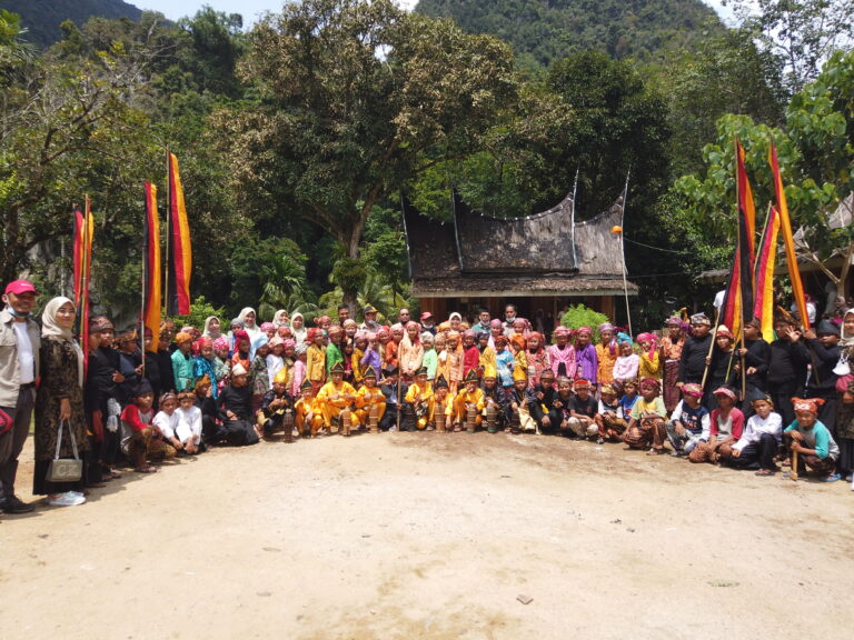 Camp, Upacara dan Aksi Menanam Pohon Dalam Rangka Memperingati Hari Pariwisata Sedunia di Kawasan Geopark Ranah Minang Silokek