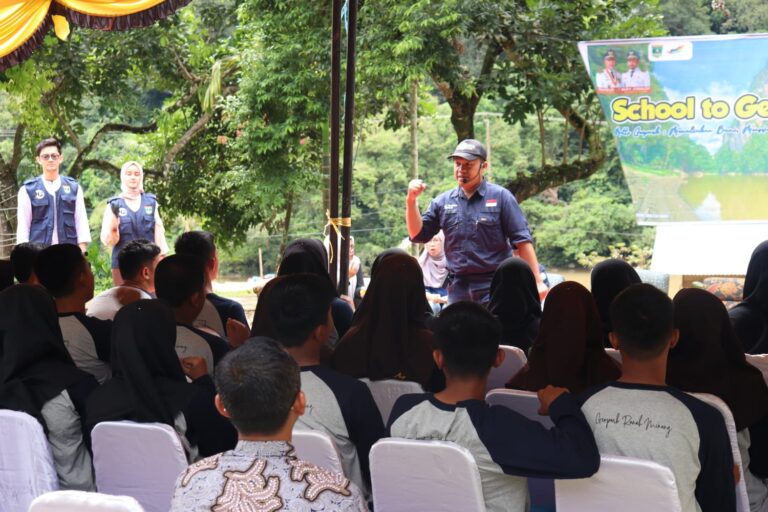 SCHOOL GOES TO GEOPARK RANAH MINANG SILOKEK