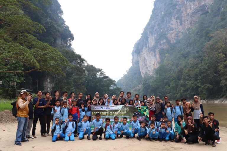 Memperingati Hari Internasional Pengurangan Resiko Bencana, BP Geopark Gelar Aksi Bersih-Bersih